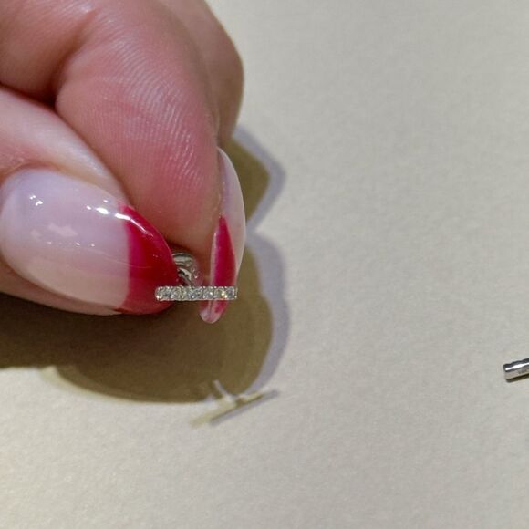 diamond bar earrings - Picture 5 of 6